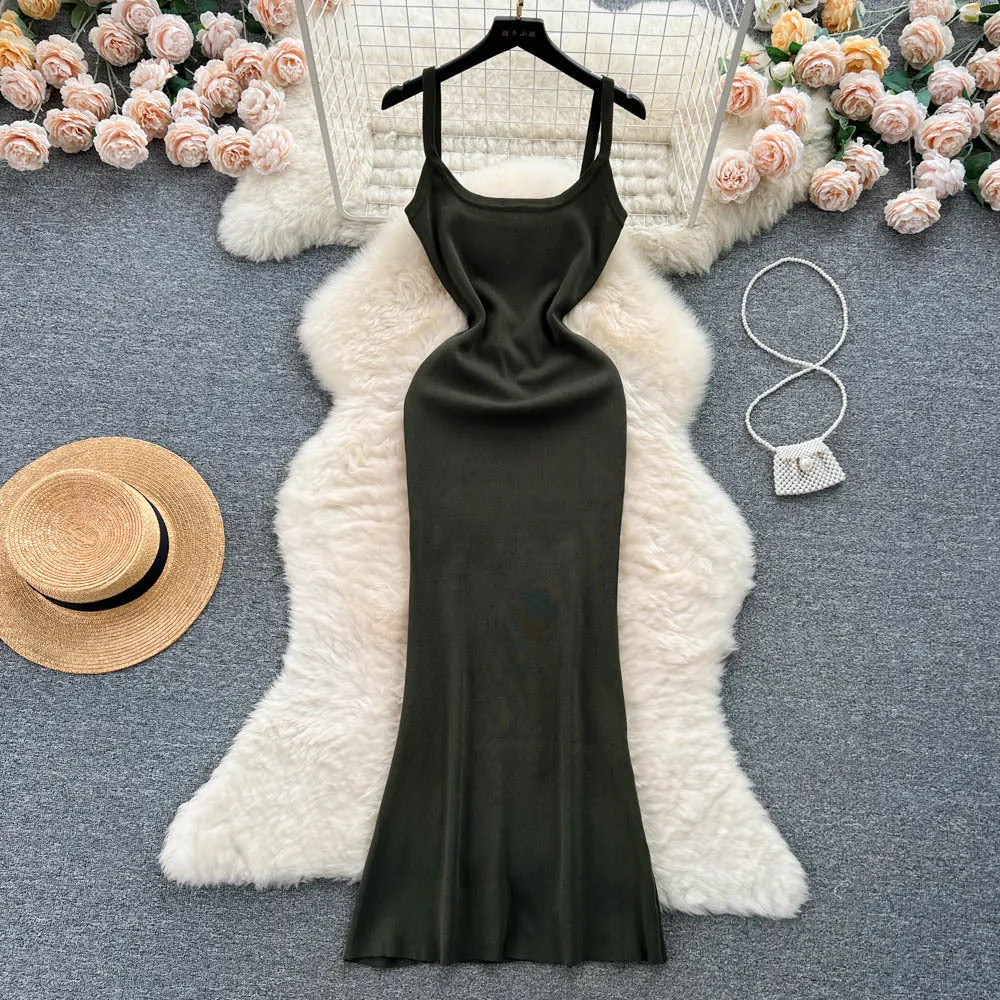 Light Luxury High-Grade Spaghetti Straps Knitted Dress for Women Summer Minimalist Solid Color Slim Fit Niche Chic Gold Temperament Dress