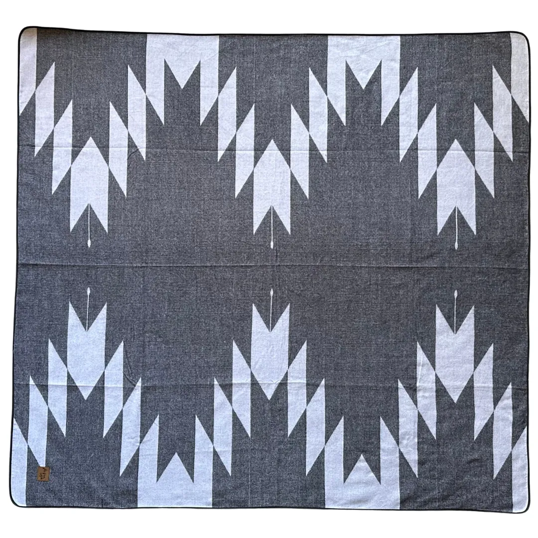 Loja Aztec Reversible Blanket