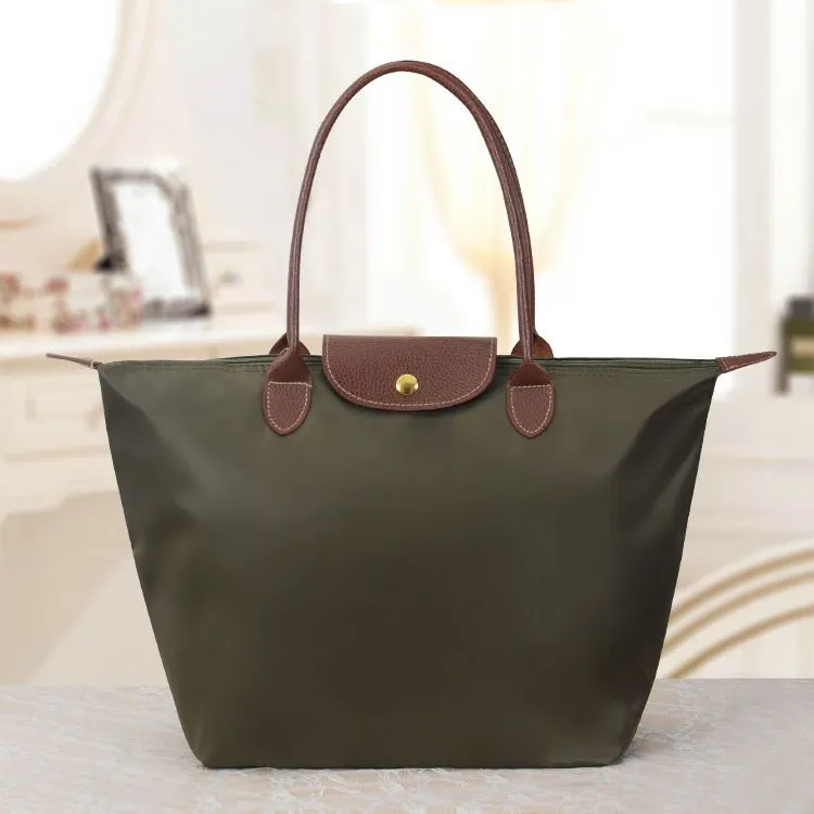 Luxe Oxford Shoulder Bag – Elegance and Functionality for Every Occasion
