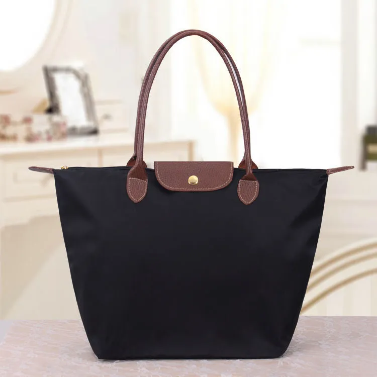 Luxe Oxford Shoulder Bag – Elegance and Functionality for Every Occasion