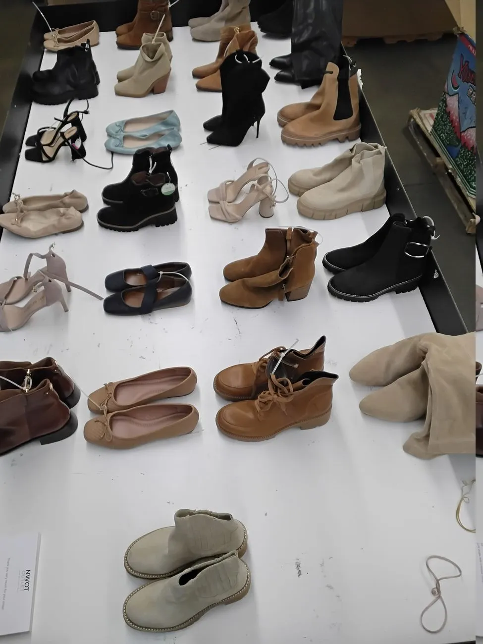 Luxury Fashion Retailer | Premium Shoes | Shelf Pulls & Returns | 25 Pieces | Small Box #E-60