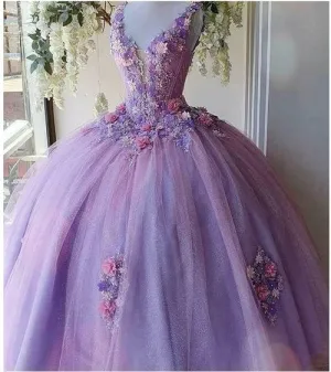 Luxury V-neck Sleeveless Quinceanera Dresses with Flower Appliques