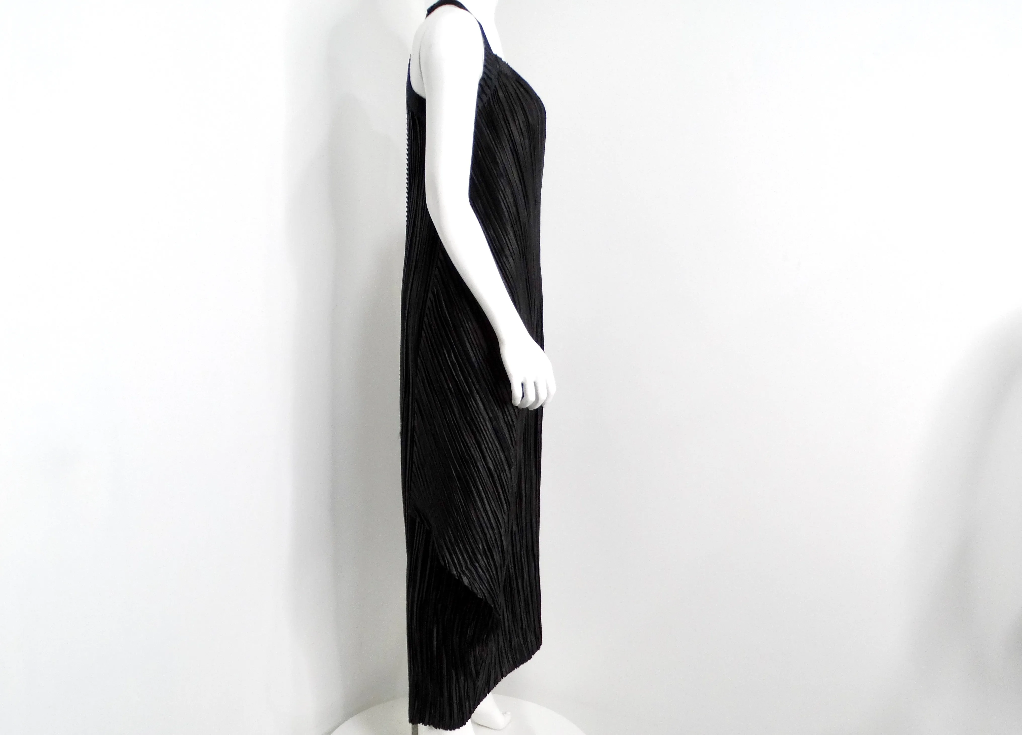 Mashiah Arrive 2000s Black Pleated Maxi Dress With Arm Sleeves