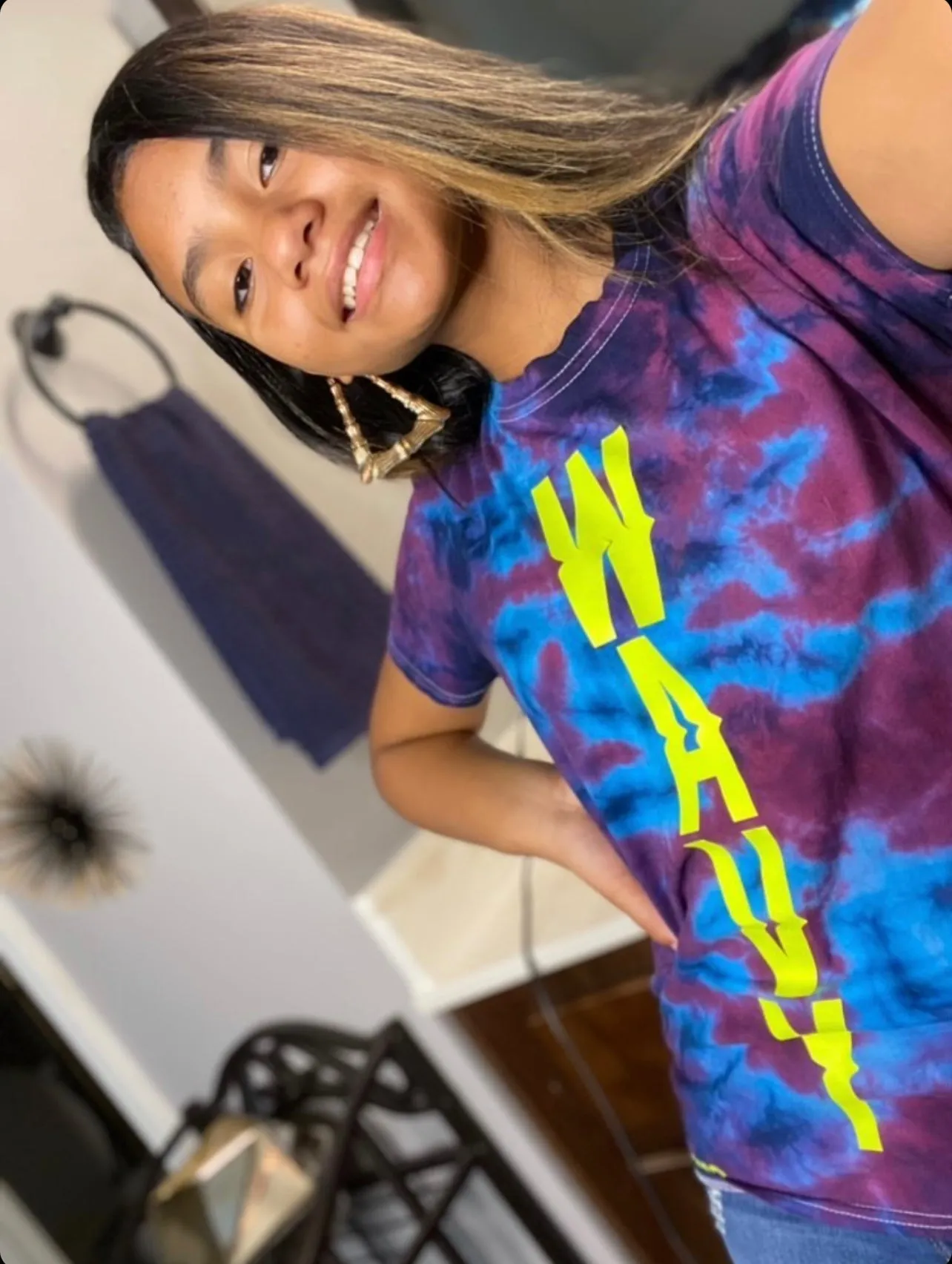 Neon Yellow Wavy (Vertical) Big | Purple Caribbean Tee