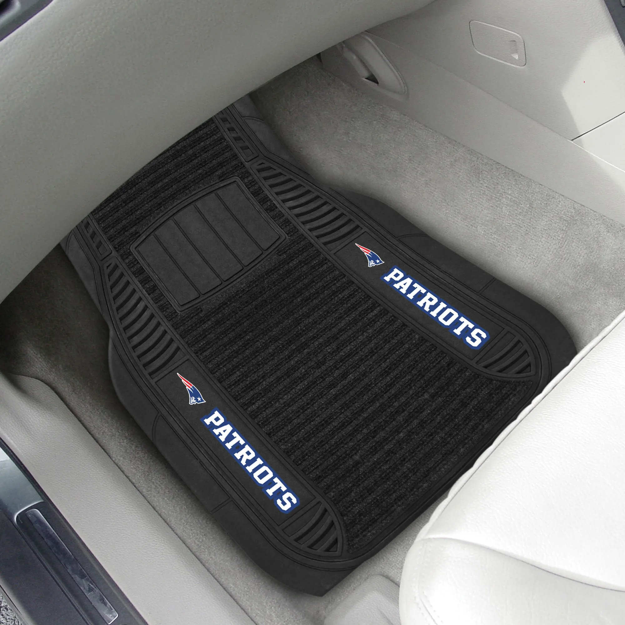 NFL - New England Patriots 2-pc Deluxe Car Mat Set