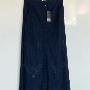 NWT! BCBG MaxAzria women’s dark blue skirt