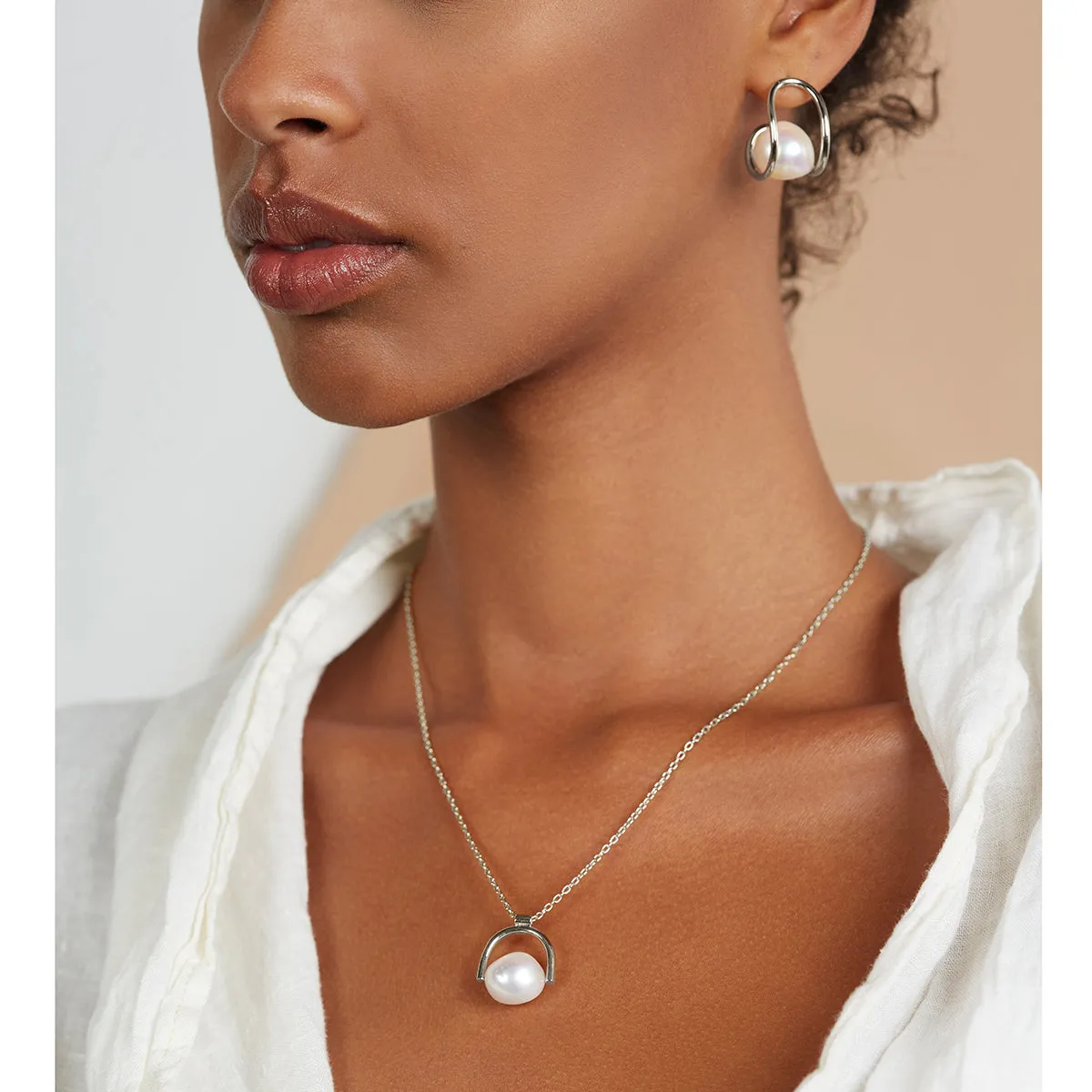 Pearl Swerve Earrings in Silver