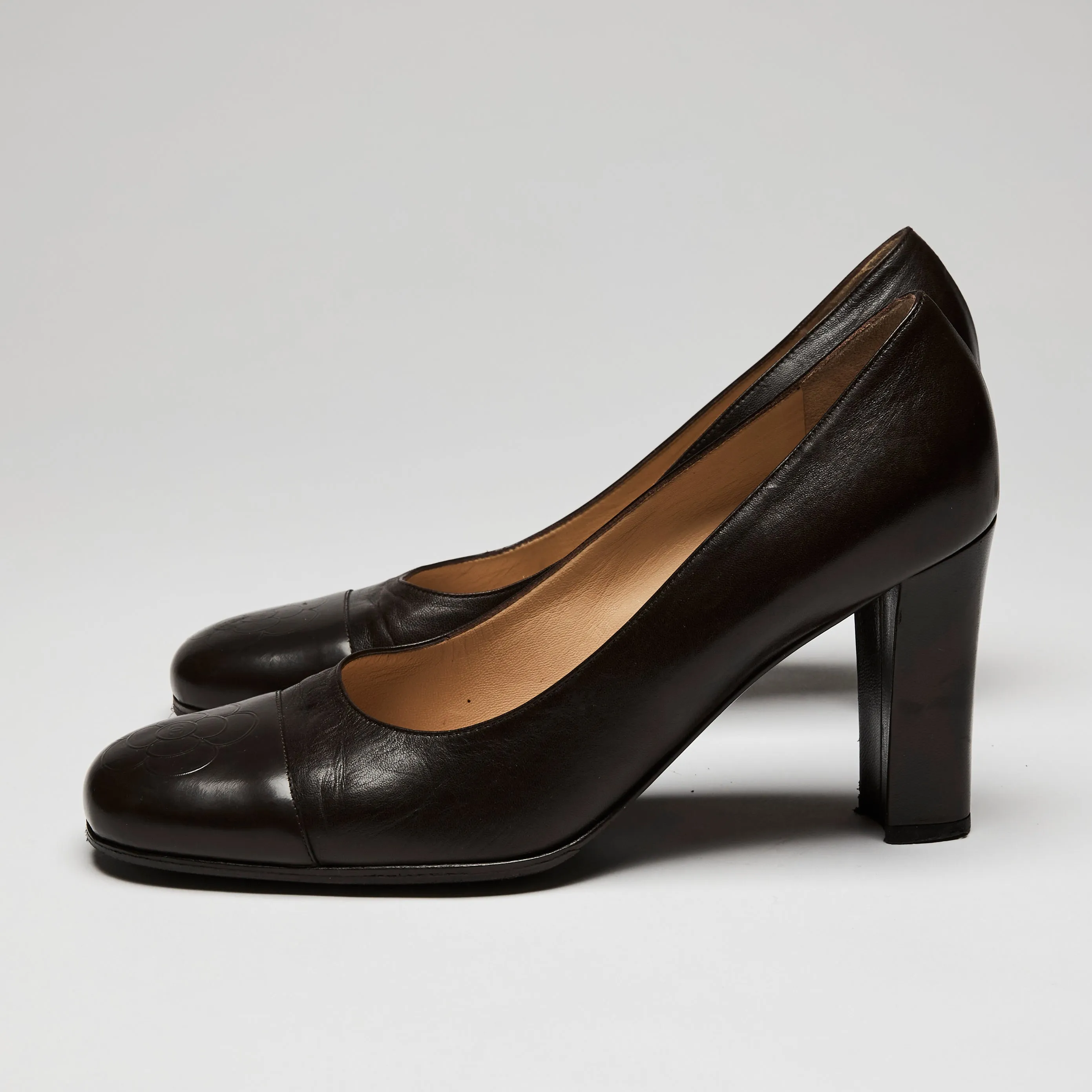 Pre-Loved Chanel™ Brown Leather Pump Heels with Camellia Flower Detail, Size 39.5