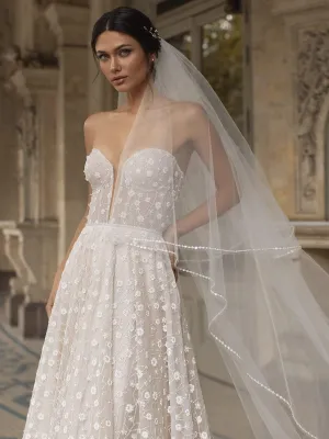 Pronovias: V-2947