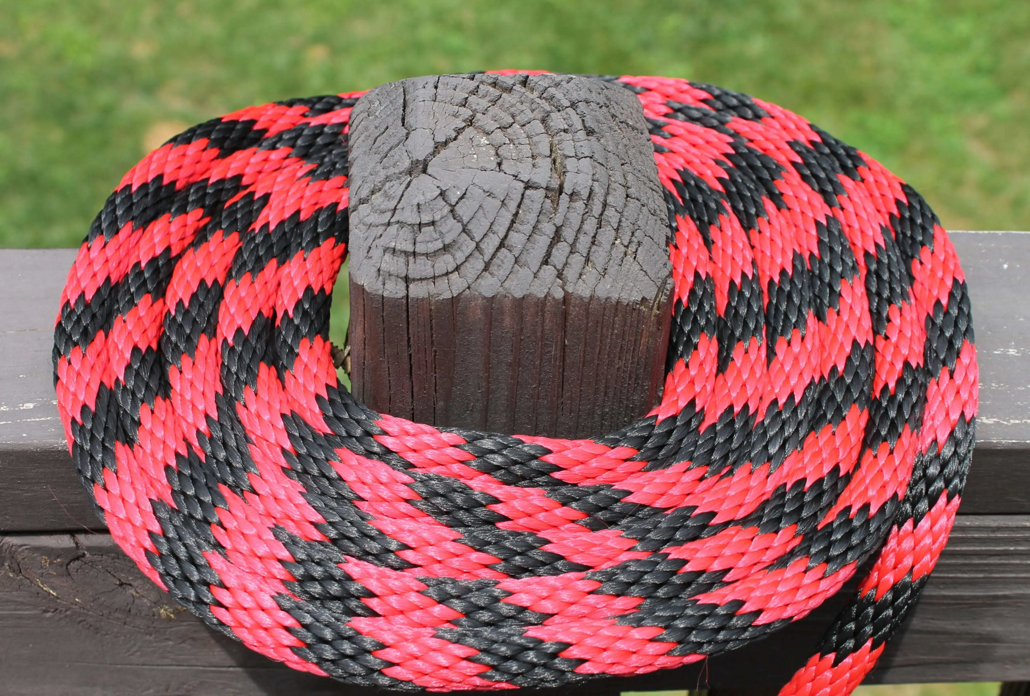 Red and Black Solid Braided Multifilament Polypropylene Rope