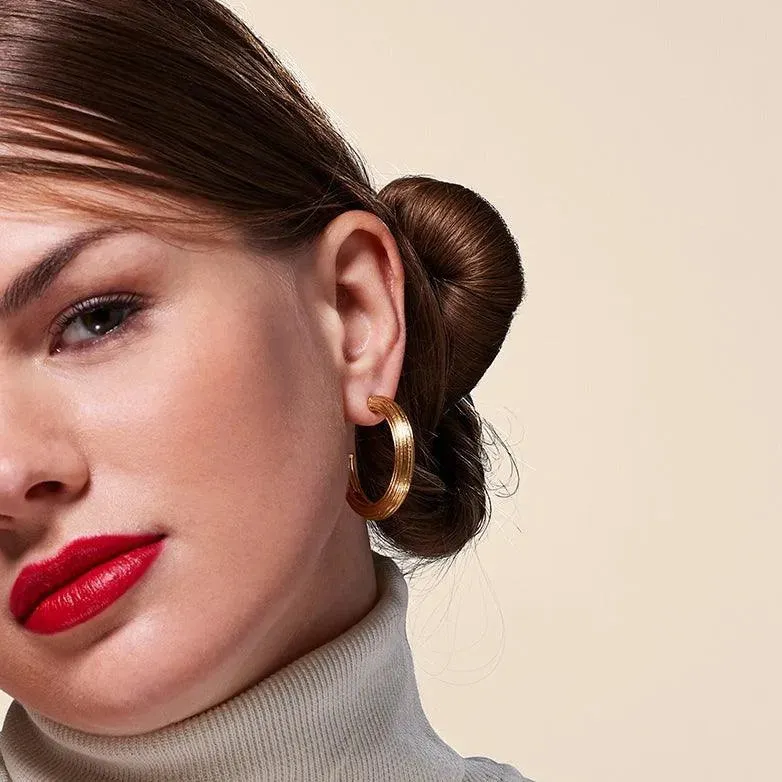 Ribbed Hoop Earring