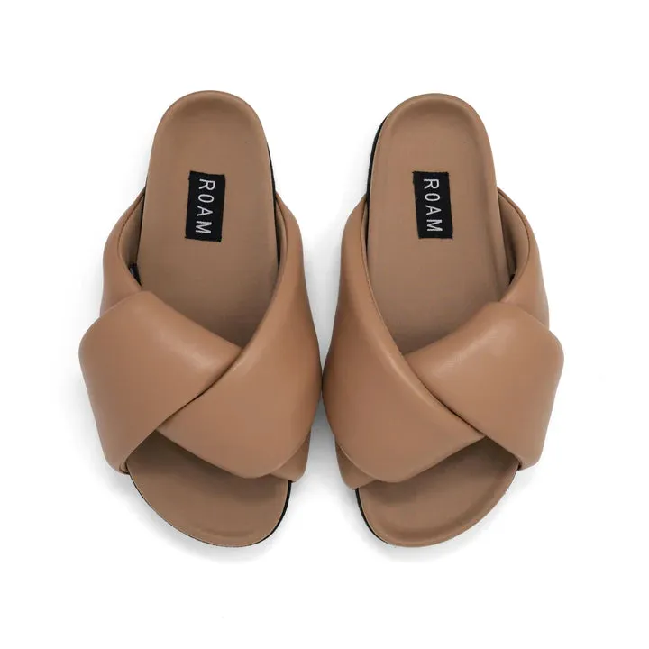 roam: foldy puffy sandals-nude no