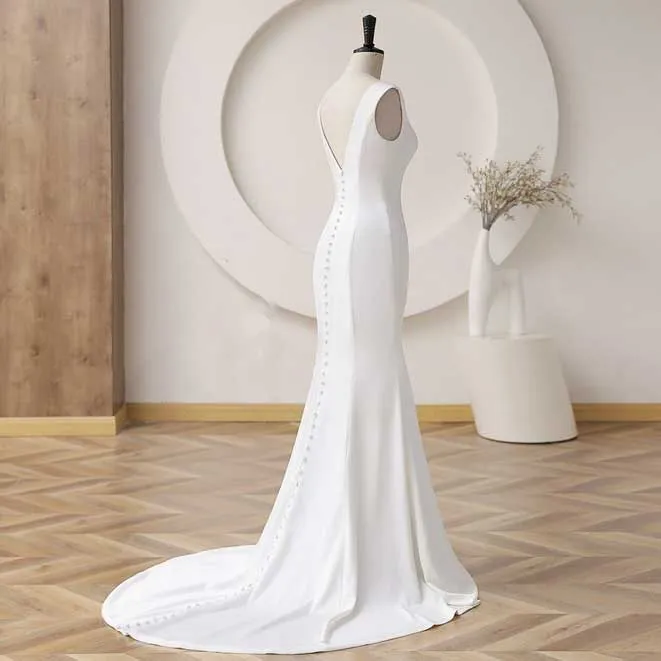 Simple Elegant Crepe Mermaid Wedding Dress with Open Back ET3054