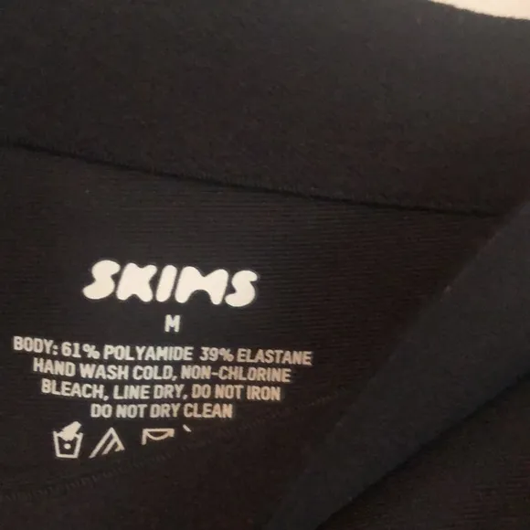 SKIMS Body High Waist Shorts, size medium, NWT