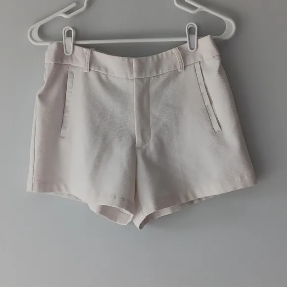 Sophie Rue Shorts Lined Textured Pockets 4&quot; Inseam 10&quot; Rise White Medium