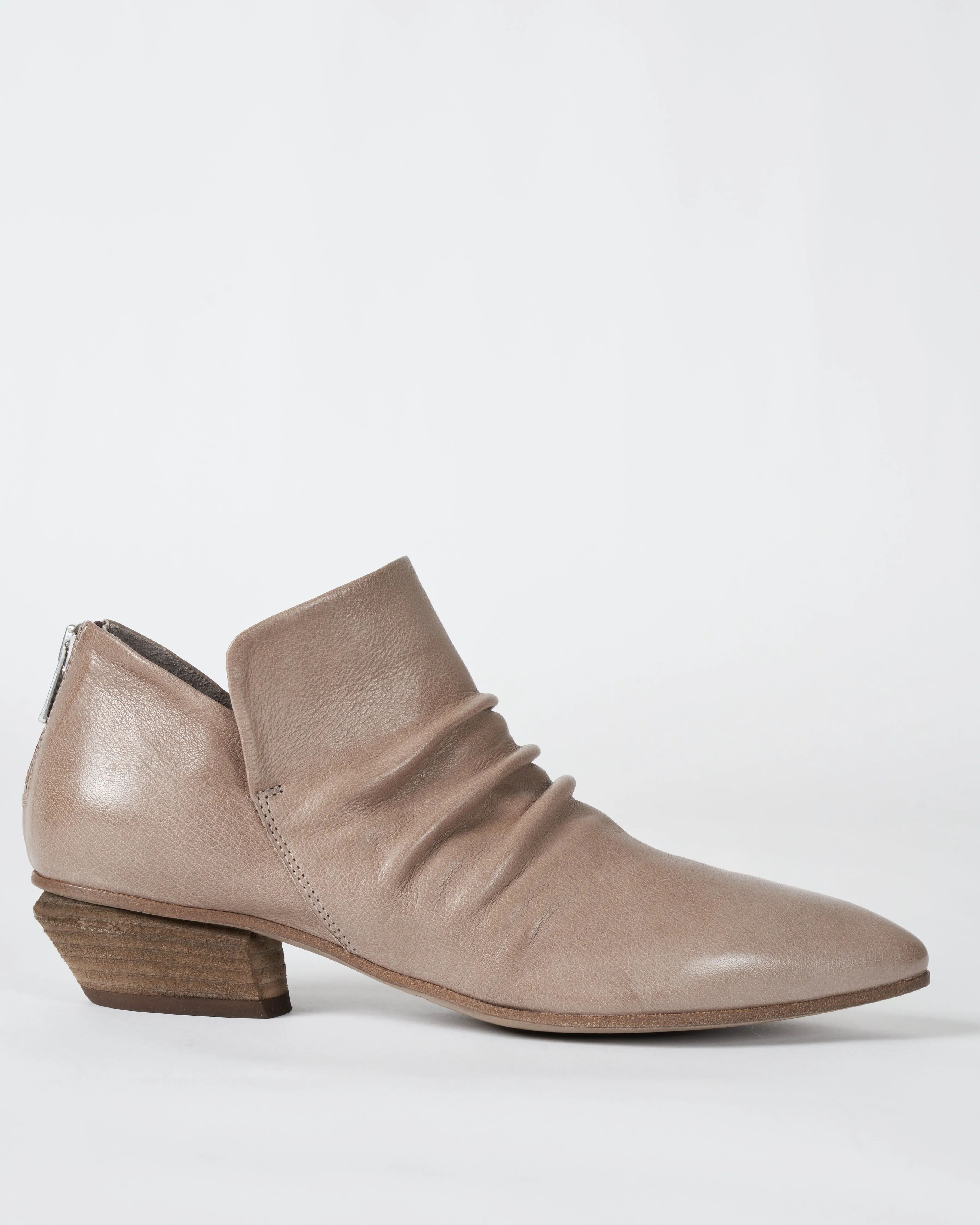 stephanie bootie - noun