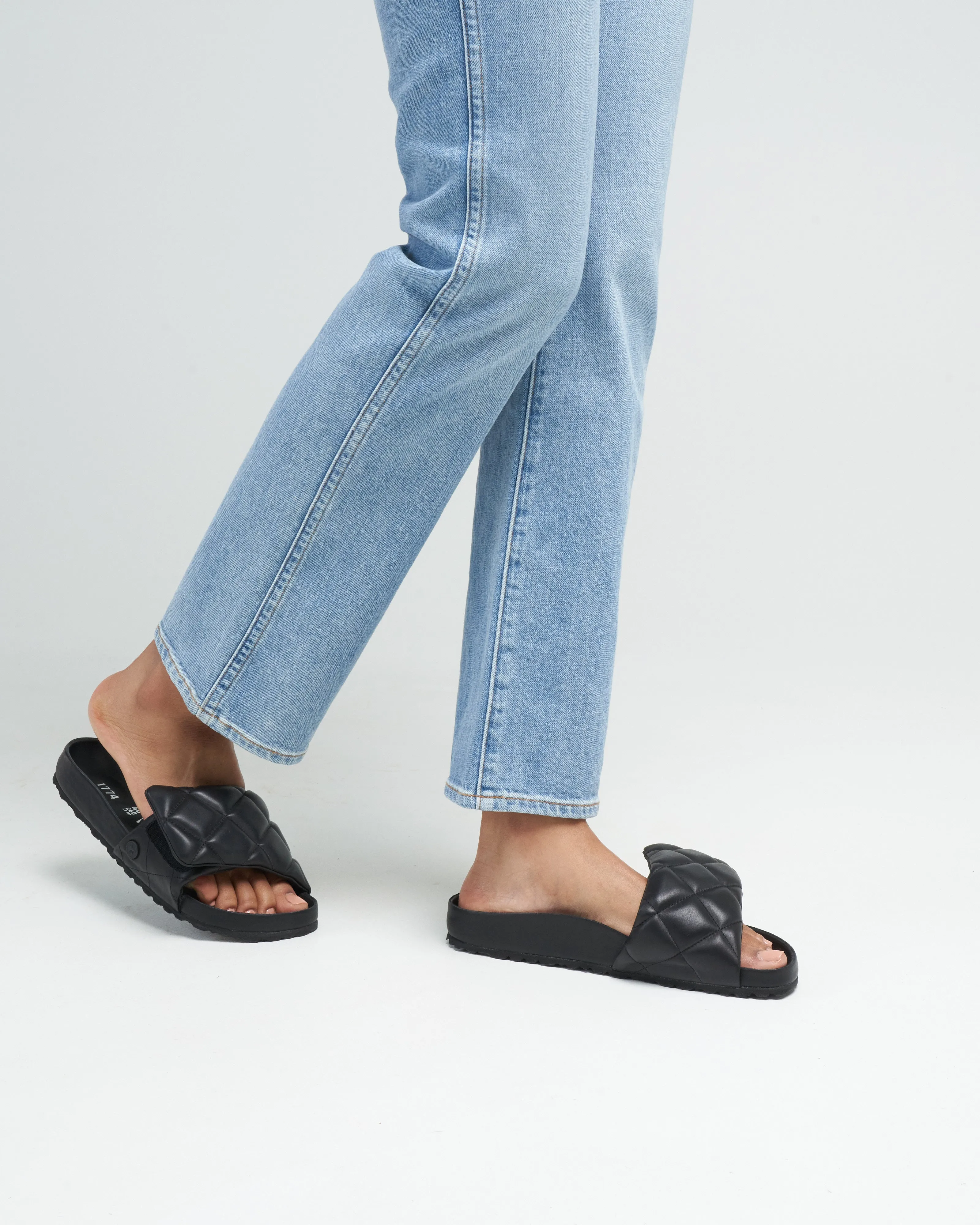 sylt padded leather sandal - black
