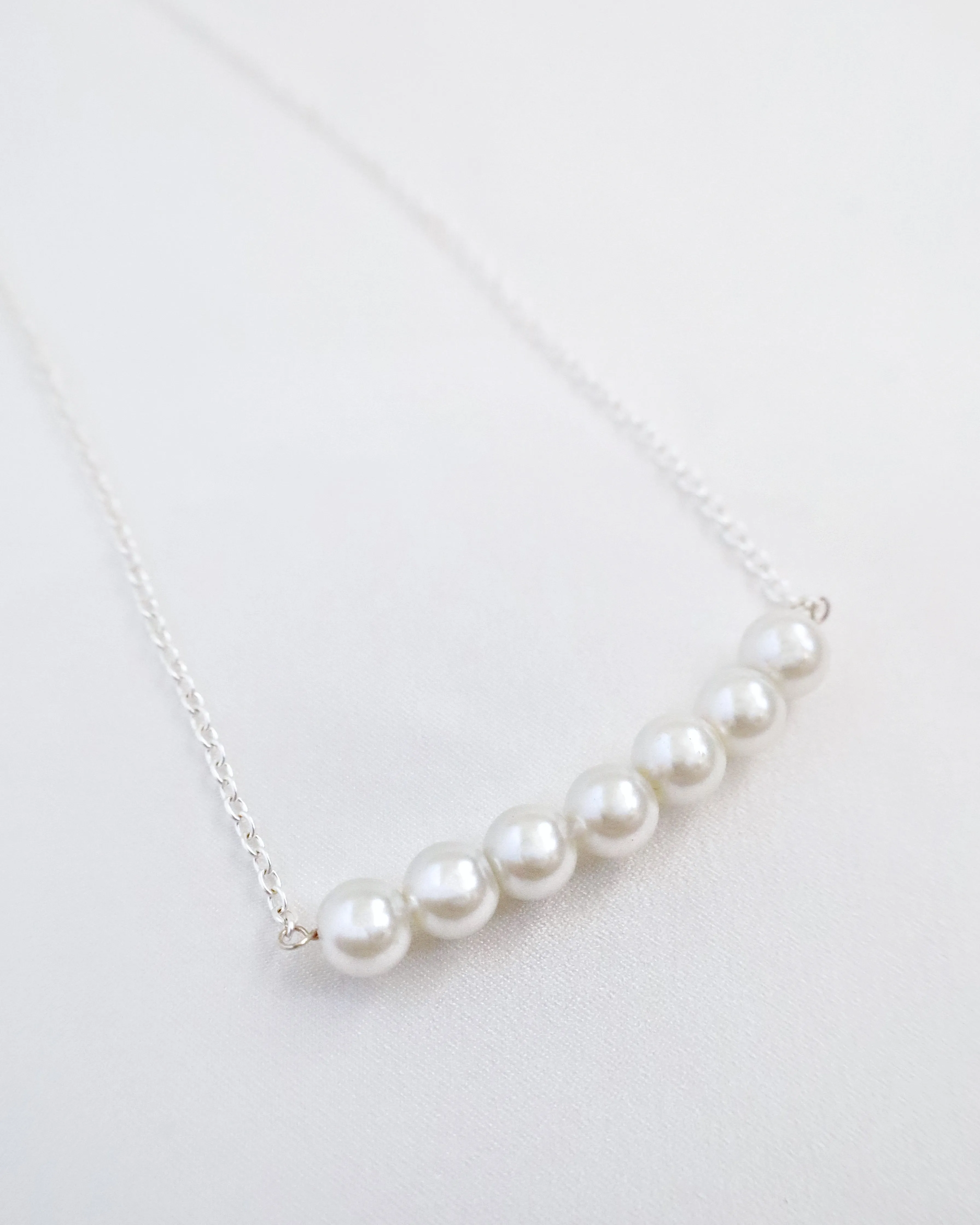 Tamara Pearls Bar Necklace