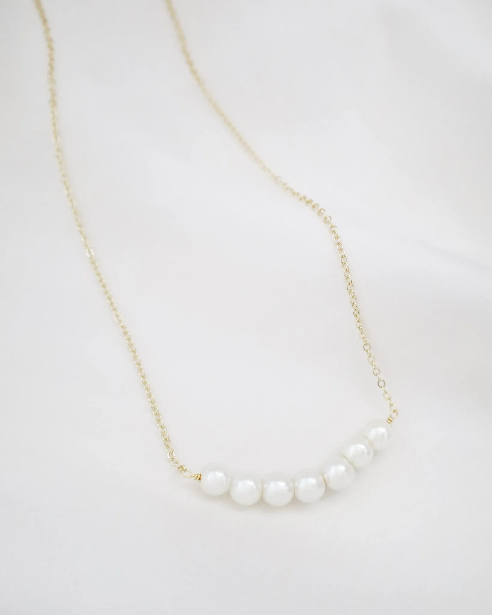 Tamara Pearls Bar Necklace