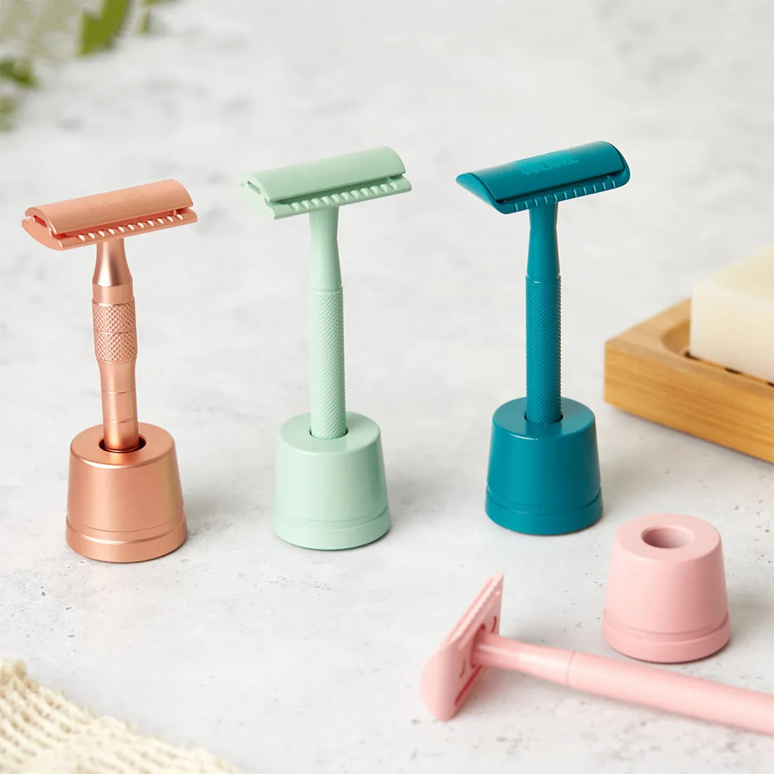 Teal Safety Razor | Reusable, Eco-friendly Razor (Includes 10x blades)