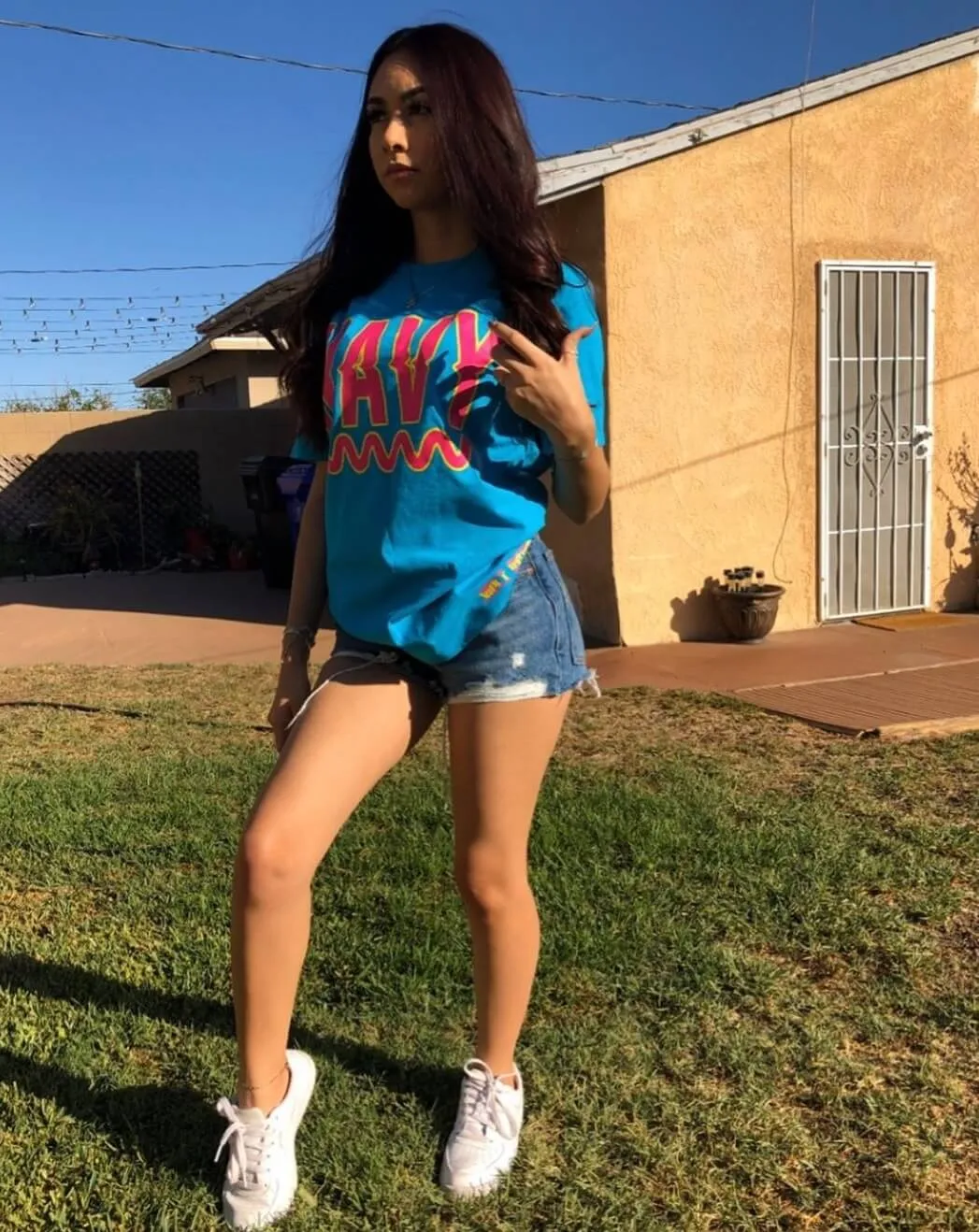 Wavy | Light Blue Tee