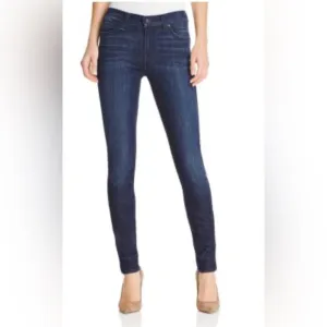 Women's 7 For All Mankind Gwenevere Size 28 Skinny Leg Jeans