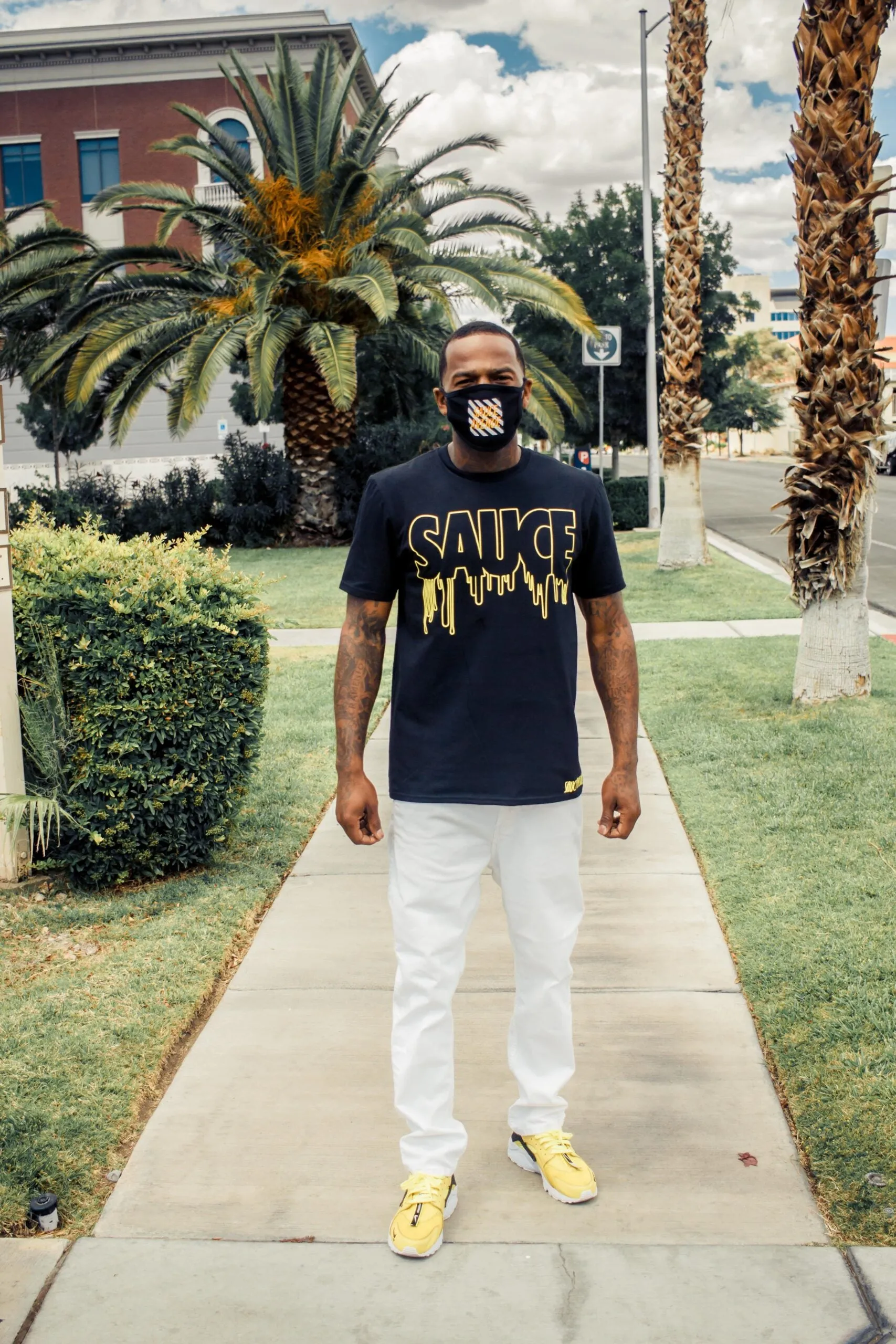 Yellow Sauce Outline | Black Tee