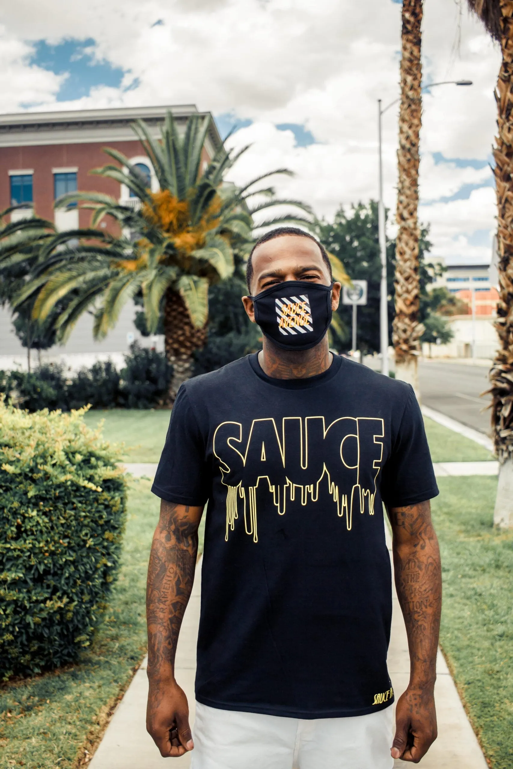 Yellow Sauce Outline | Black Tee