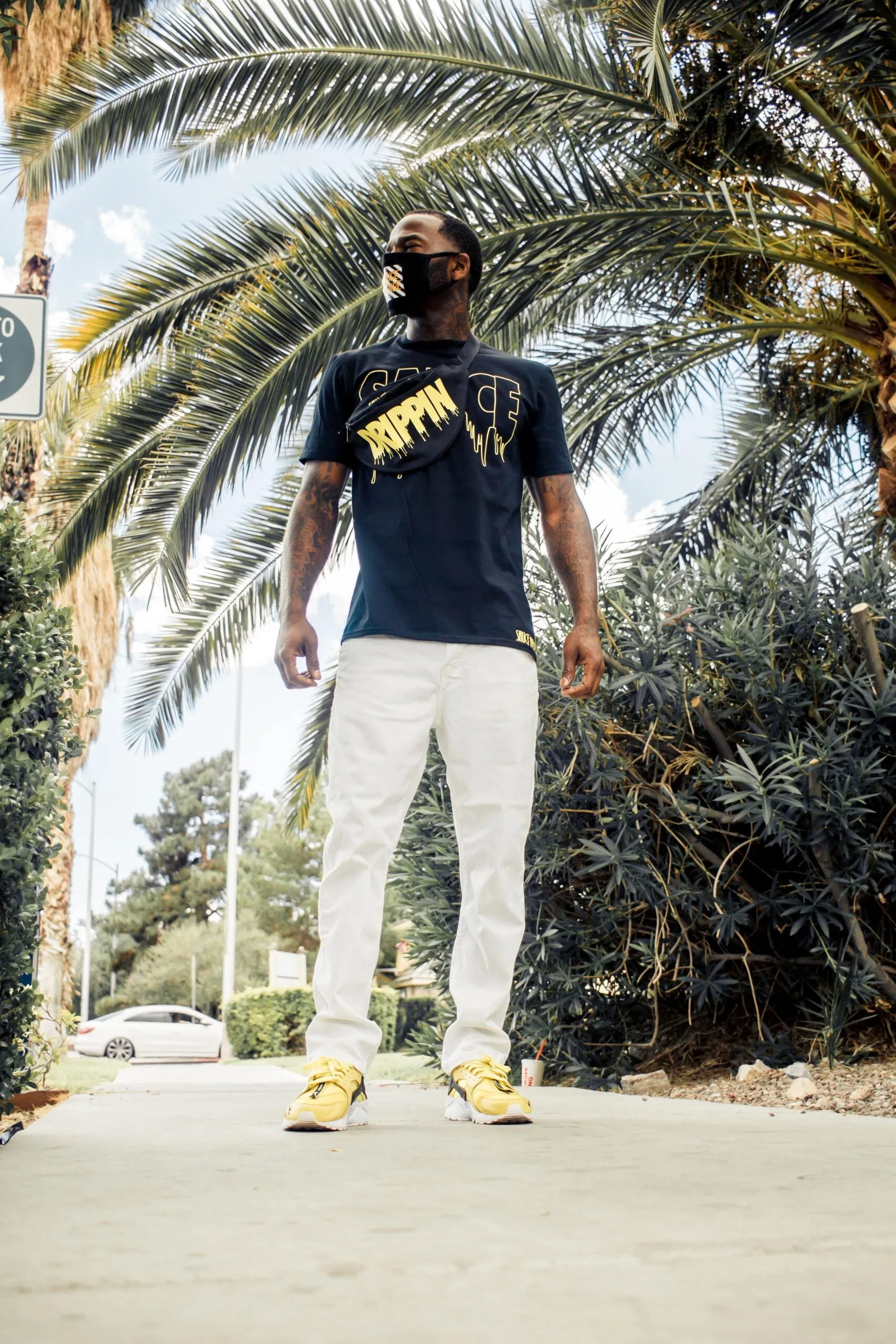 Yellow Sauce Outline | Black Tee