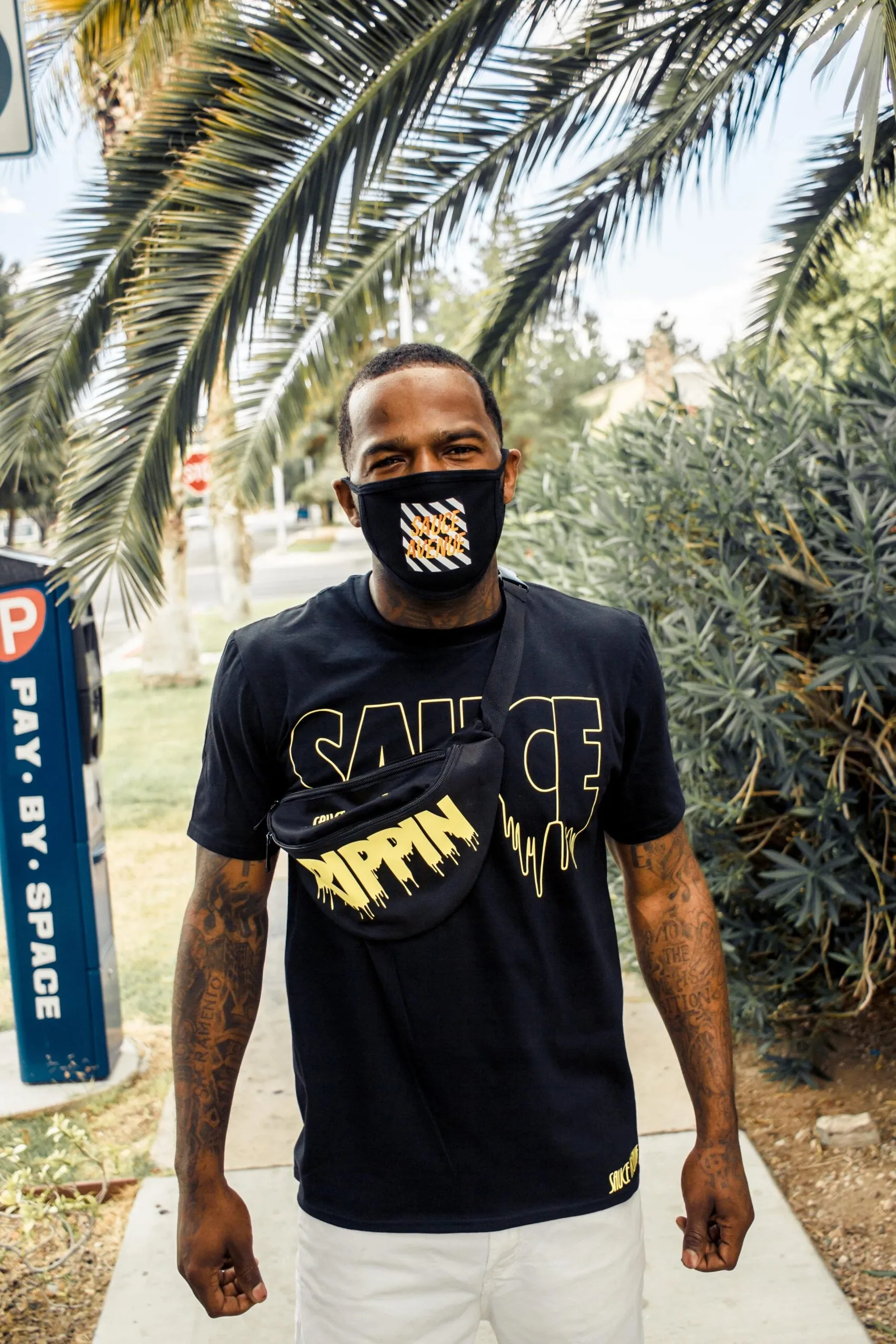 Yellow Sauce Outline | Black Tee