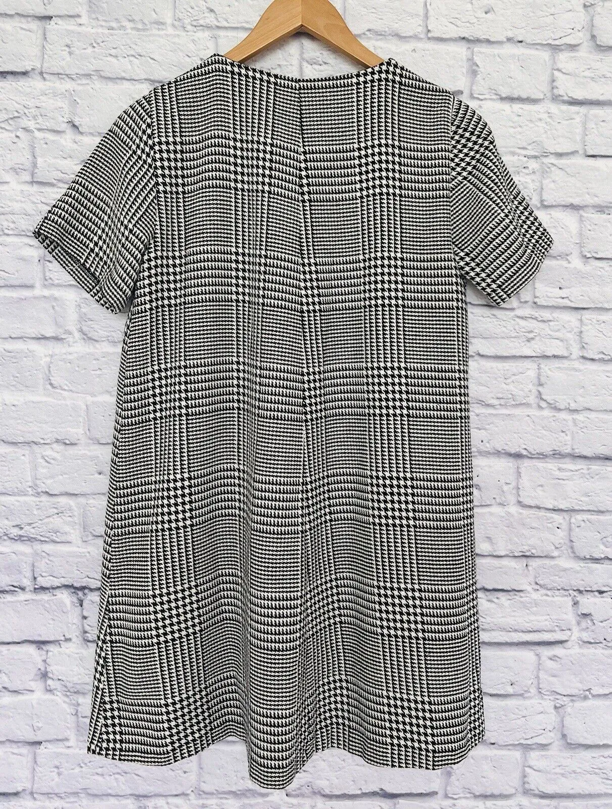 ZARA Black/White Plaid Dress Sz XS TRF Collection Short Sleeve V-Neck Academia
